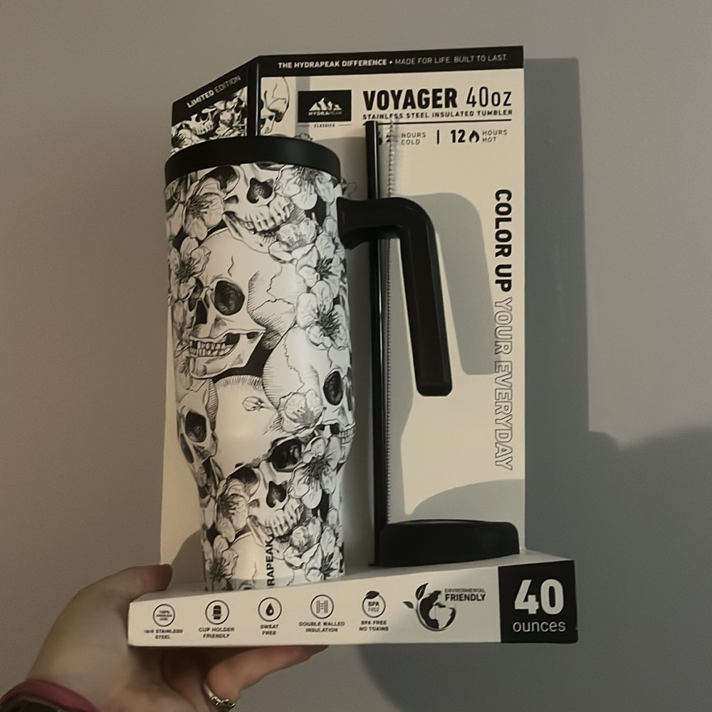 Hydrapeak Skull Tumbler 40oz white skulls with extra straw & base TikTok NWT